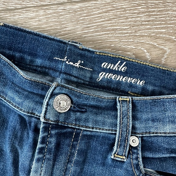 7 For All Mankind Gwenevere Medium Wash Ripped Skinny Jeans - Picture 4 of 6